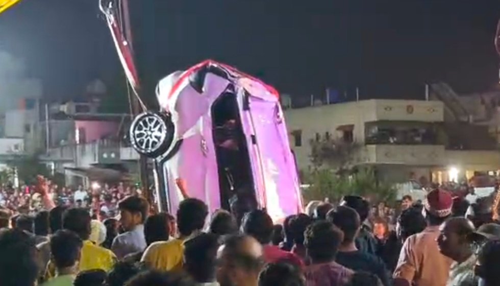 महाराष्ट्र: नासिक में भयानक हादसा, कुएं में गिरी कार, 6 छात्रों समेत 9 की मौत