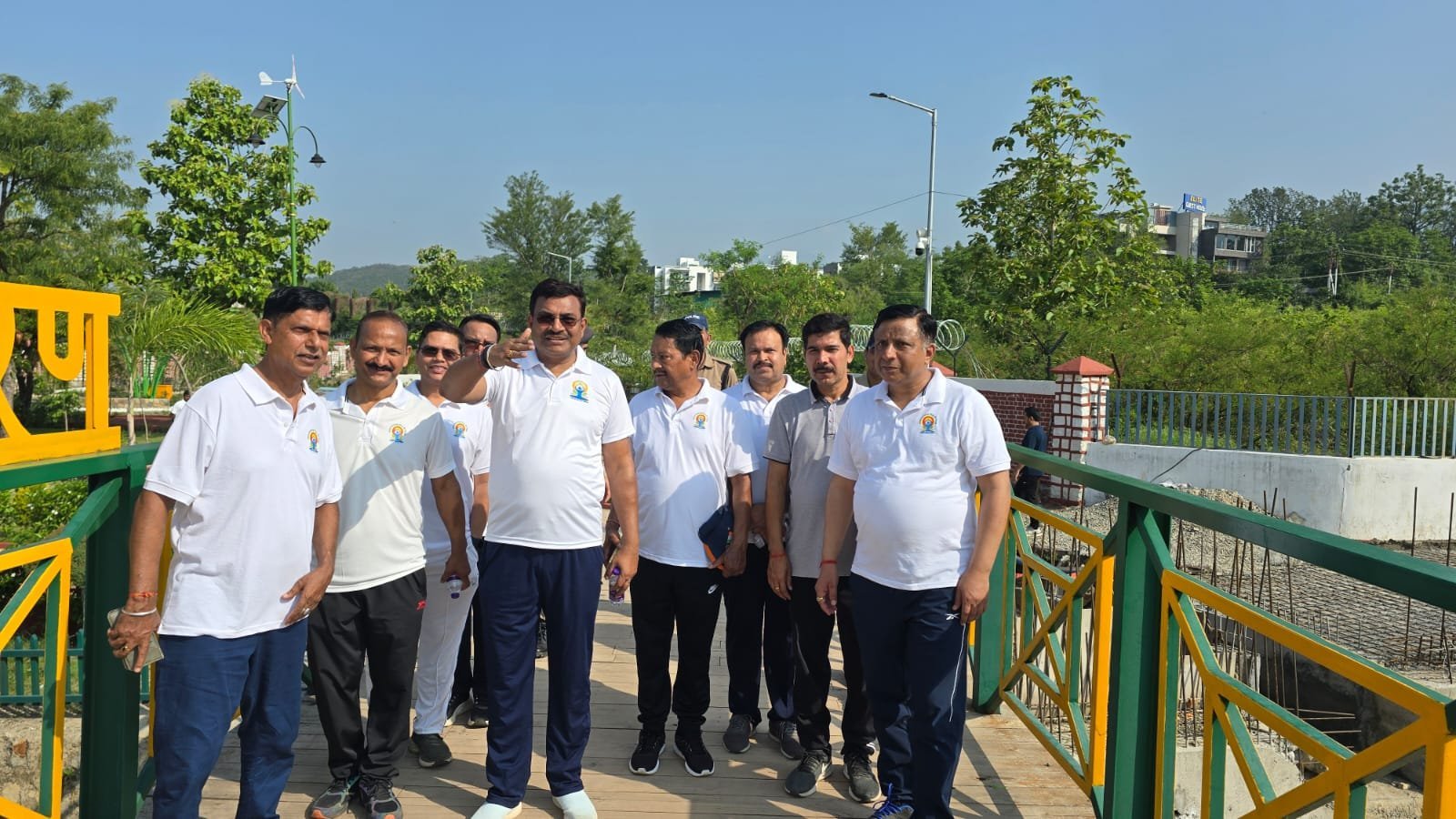 देहरादून में अंतरराष्ट्रीय योग दिवस पर उमड़ा जनसैलाब, सिटी फॉरेस्ट पार्क में 1000 से अधिक लोगों ने किया सामूहिक योग
